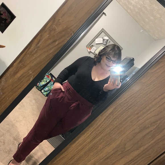 Meet your Posher, Alexe - Picture 3 of 7